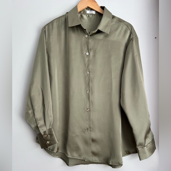 Ardene Green Button-Up Blouse Shirt Women's Medium NWT - Picture 1 of 7
